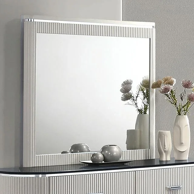 Aldgate Mirror