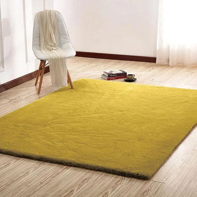 CAPARICA 5′ X 7′ Area Rug, Gold
