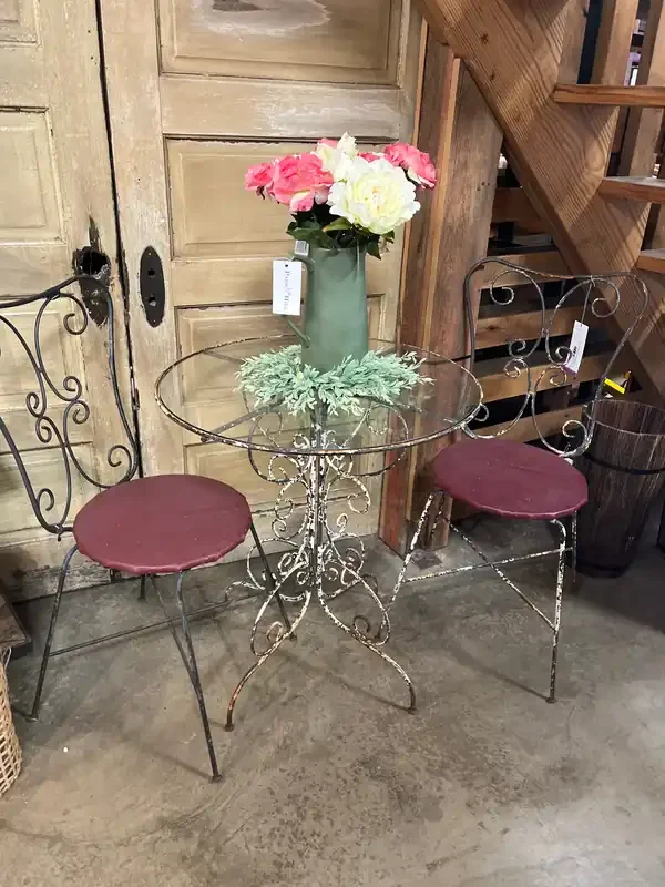 Chippy Antique Ice Cream Parlor Set