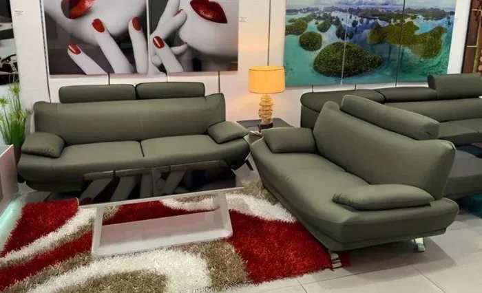 LYLA Grey Loveseat