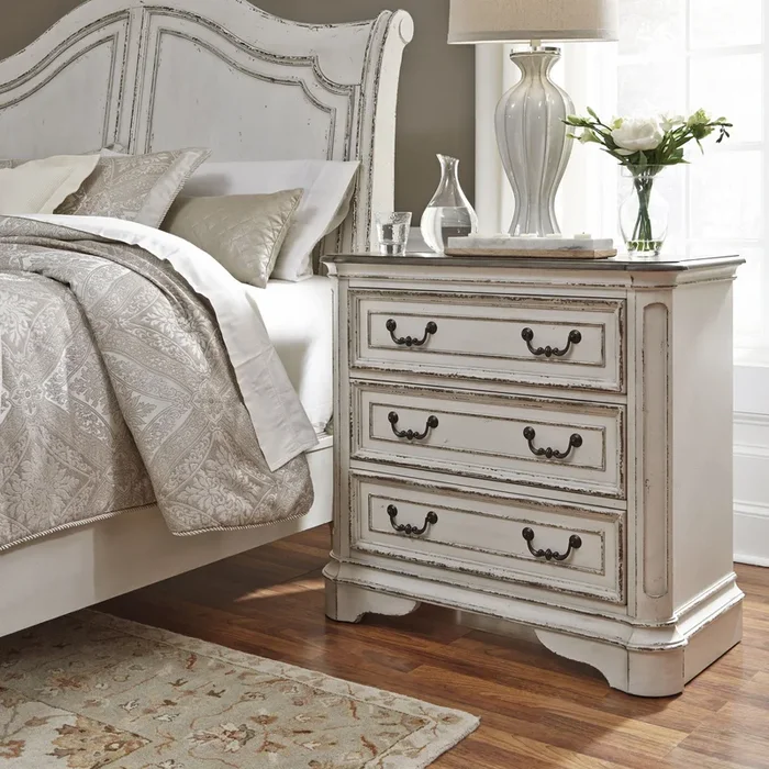 Magnolia Manor – 3 Drawer Bedside Chest With Charging Station – White