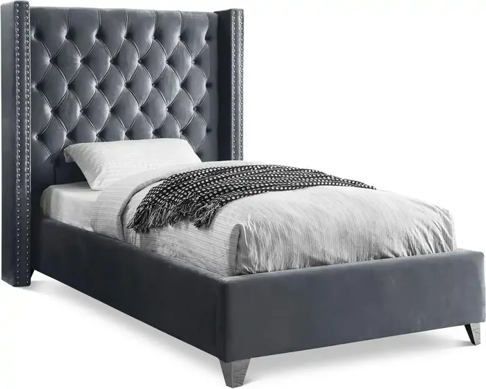 Meridian Furniture – Aiden Grey Velvet Twin Bed – AidenGrey-T
